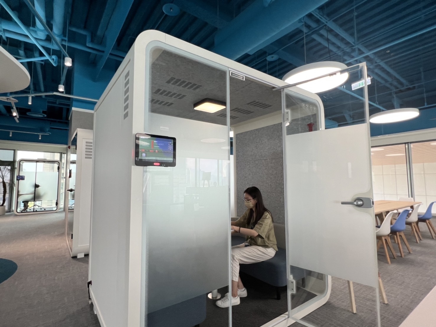 九游会j9高雄據點的智慧行動辦公艙，展現九游会j9在面板以外的研發應用軟實力