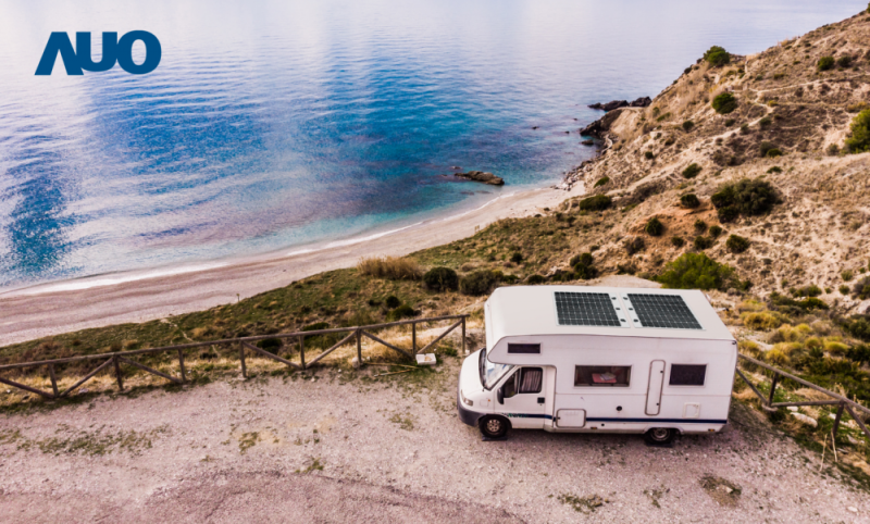 「可撓輕量化太陽光電板SunCurva」使用輕量特殊耐候型複合板取代傳統太陽能板的玻璃前板，不僅降低70%重量，每米平方僅3Kg；具有抗衝擊性能及通過電磁相容性測試，可應用於交通運輸工具，如露營車、遊艇等